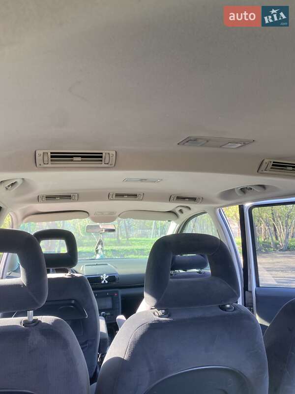 Минивэн Volkswagen Sharan 2003 в Чугуеве