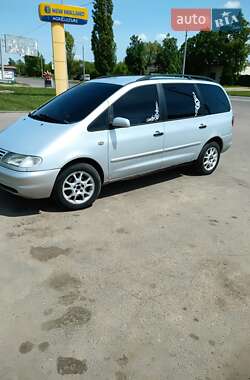 Минивэн Volkswagen Sharan 2000 в Сумах