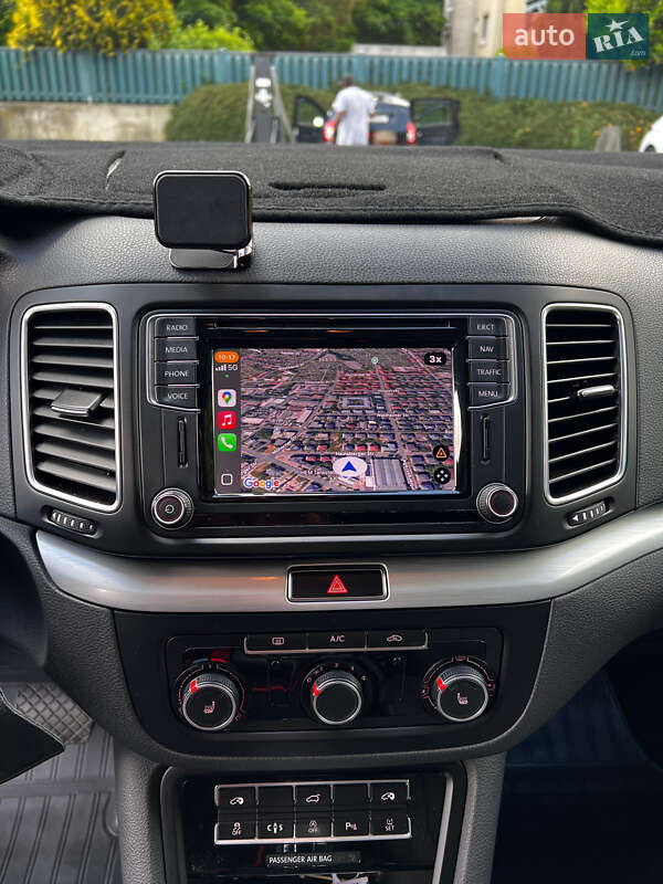 Минивэн Volkswagen Sharan 2015 в Тячеве