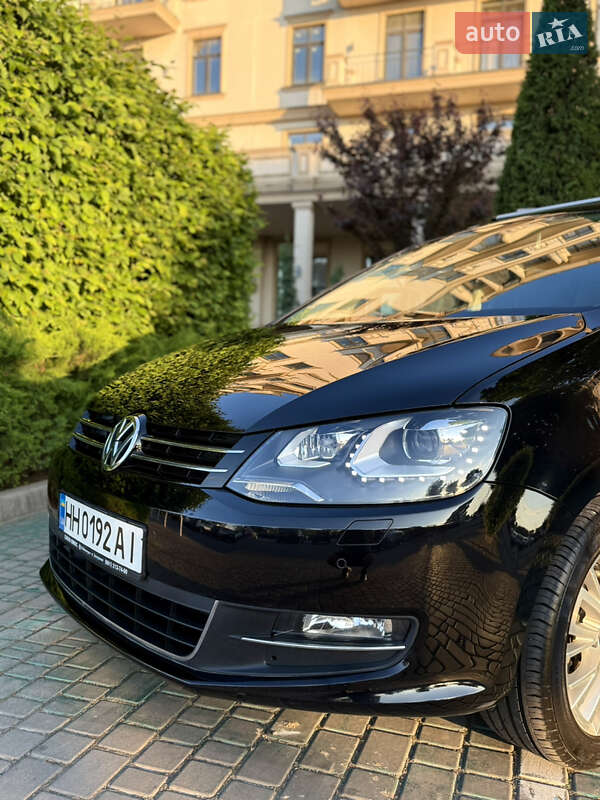 Мінівен Volkswagen Sharan 2015 в Одесі