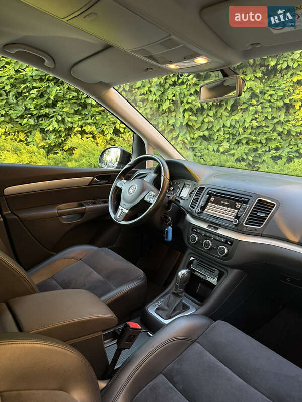 Мінівен Volkswagen Sharan 2015 в Одесі