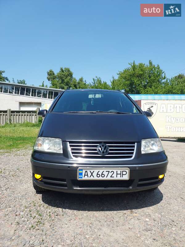 Минивэн Volkswagen Sharan 2006 в Харькове