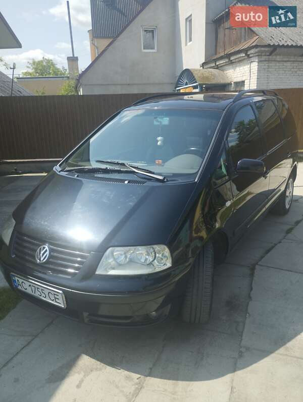 Минивэн Volkswagen Sharan 2001 в 