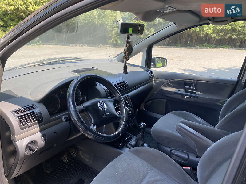 Минивэн Volkswagen Sharan 2001 в Калуше