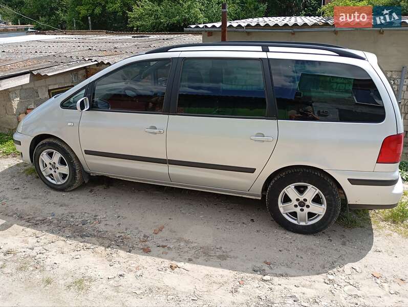 Минивэн Volkswagen Sharan 2002 в Изяславе
