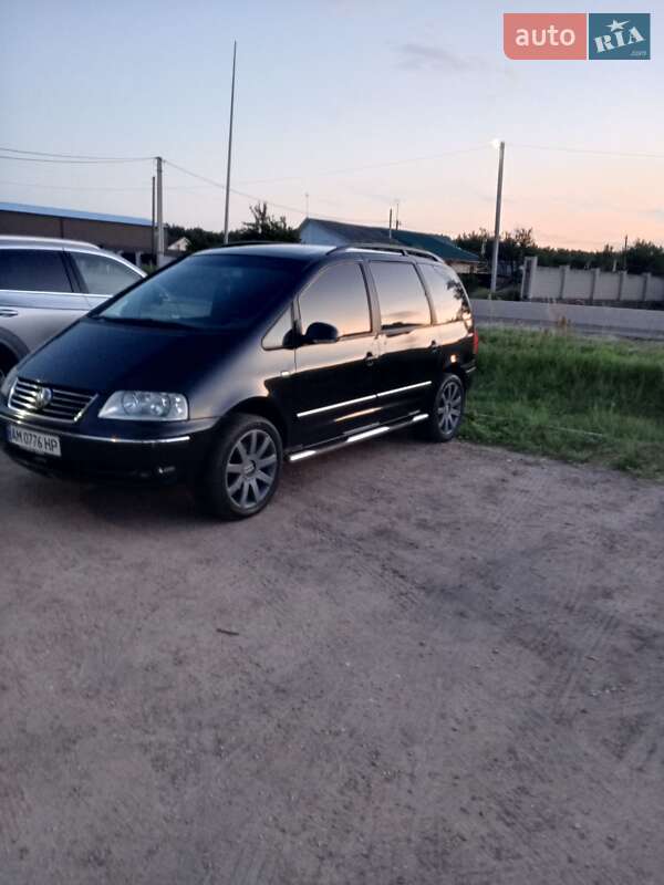Минивэн Volkswagen Sharan 2005 в Житомире