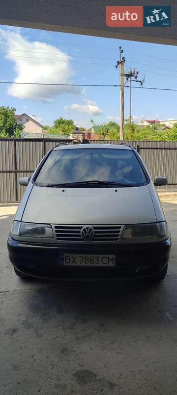 Минивэн Volkswagen Sharan 2000 в Каменец-Подольском