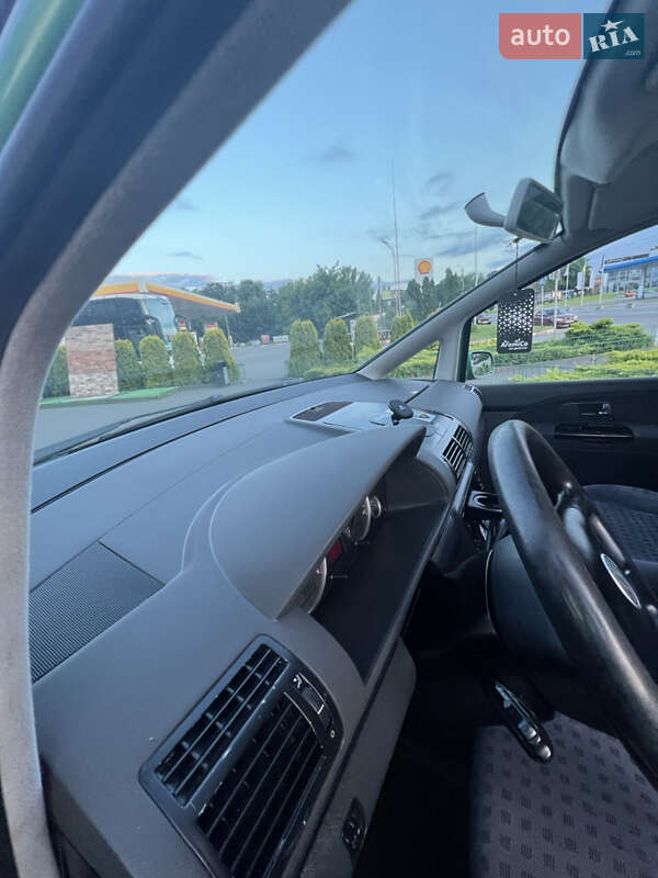 Минивэн Volkswagen Sharan 2003 в Хмельницком