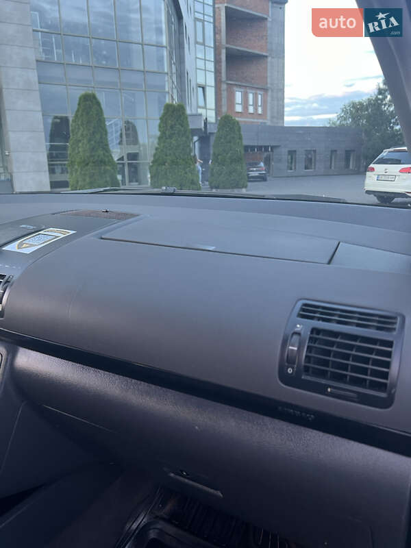 Минивэн Volkswagen Sharan 2003 в Хмельницком