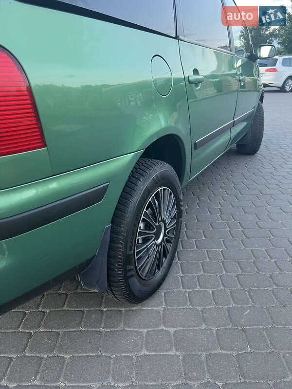 Минивэн Volkswagen Sharan 2003 в Хмельницком