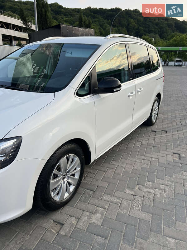 Минивэн Volkswagen Sharan 2012 в Черновцах