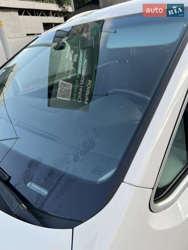 Минивэн Volkswagen Sharan 2012 в Черновцах