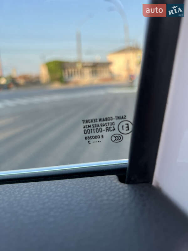 Минивэн Volkswagen Sharan 2012 в Черновцах