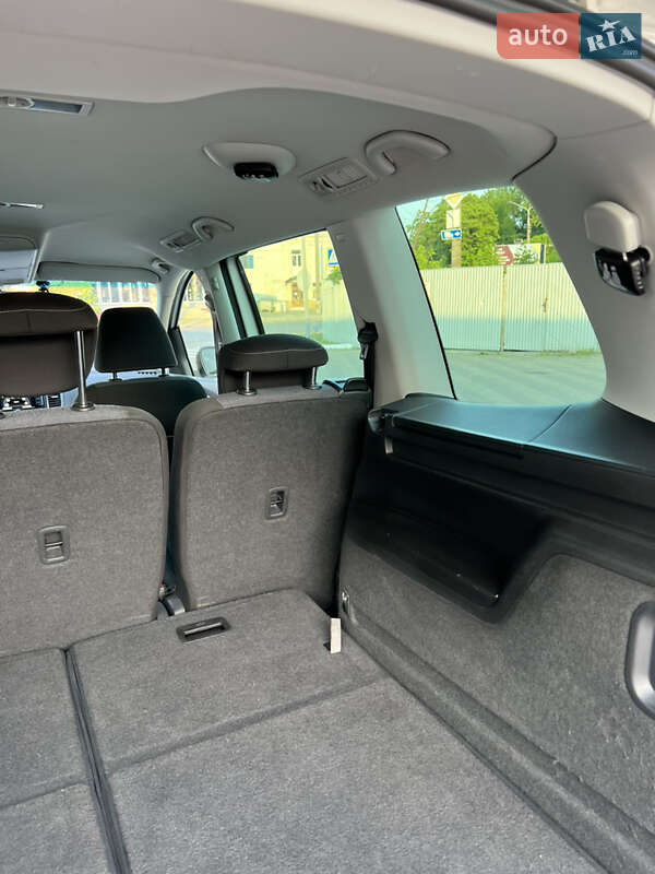 Минивэн Volkswagen Sharan 2012 в Черновцах