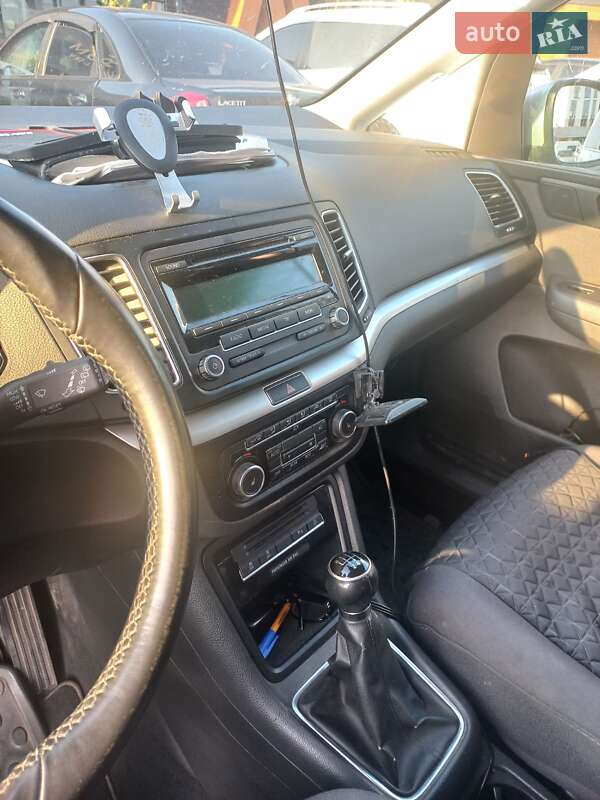 Минивэн Volkswagen Sharan 2010 в Жашкове