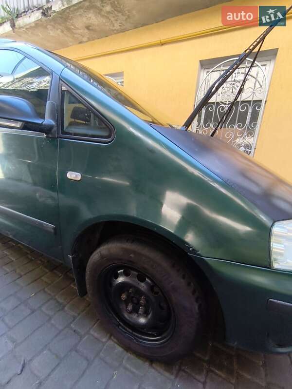 Минивэн Volkswagen Sharan 2000 в Стрые