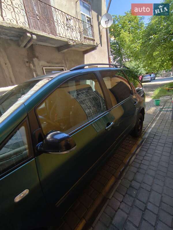 Минивэн Volkswagen Sharan 2000 в Стрые