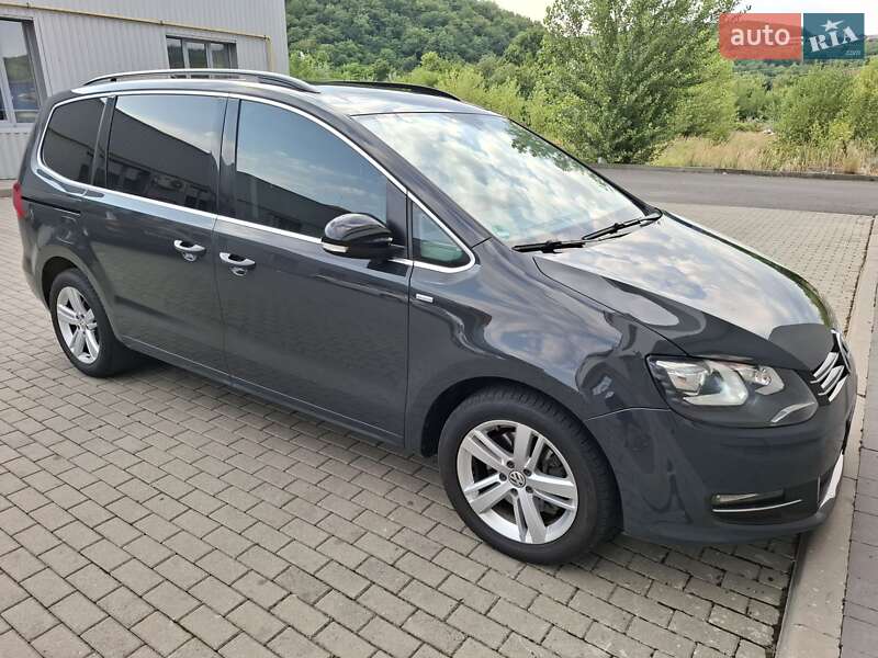 Минивэн Volkswagen Sharan 2012 в 