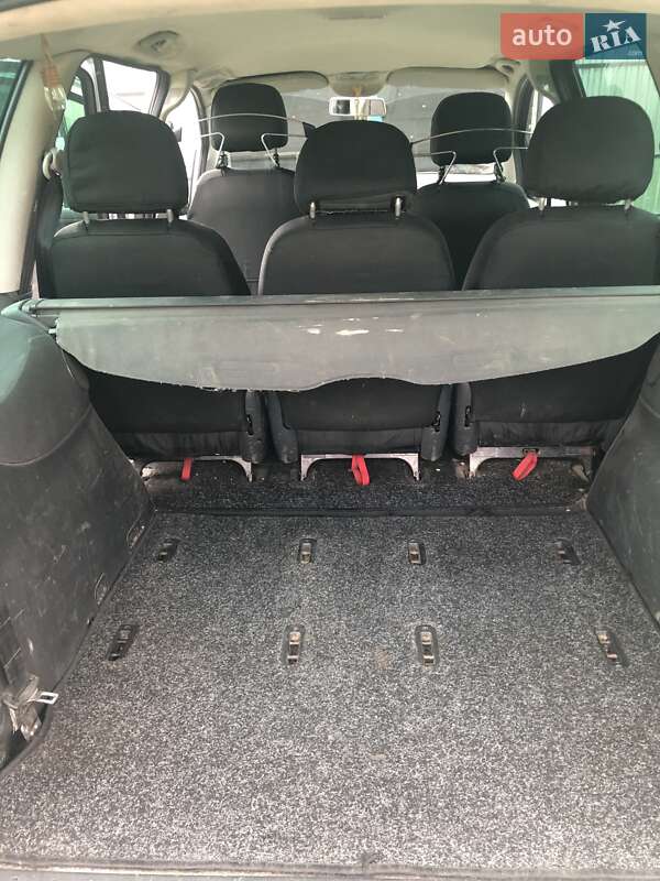 Минивэн Volkswagen Sharan 2001 в Краковце