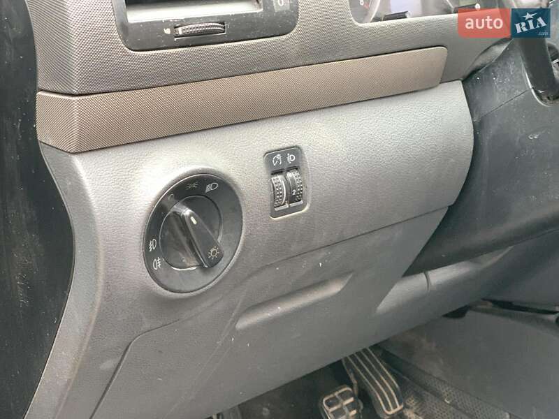 Минивэн Volkswagen Sharan 2001 в Виннице