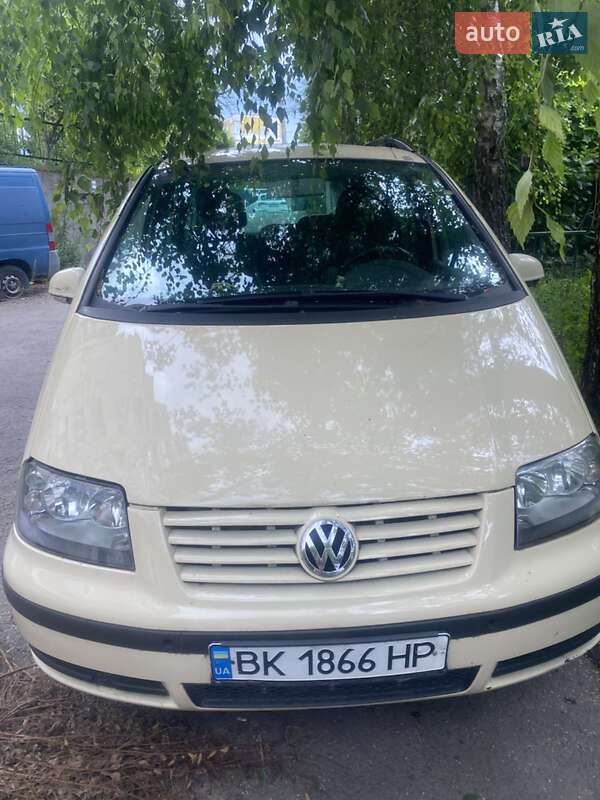 Минивэн Volkswagen Sharan 2009 в Ровно