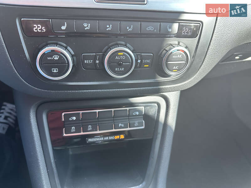 Мінівен Volkswagen Sharan 2014 в Іршаві