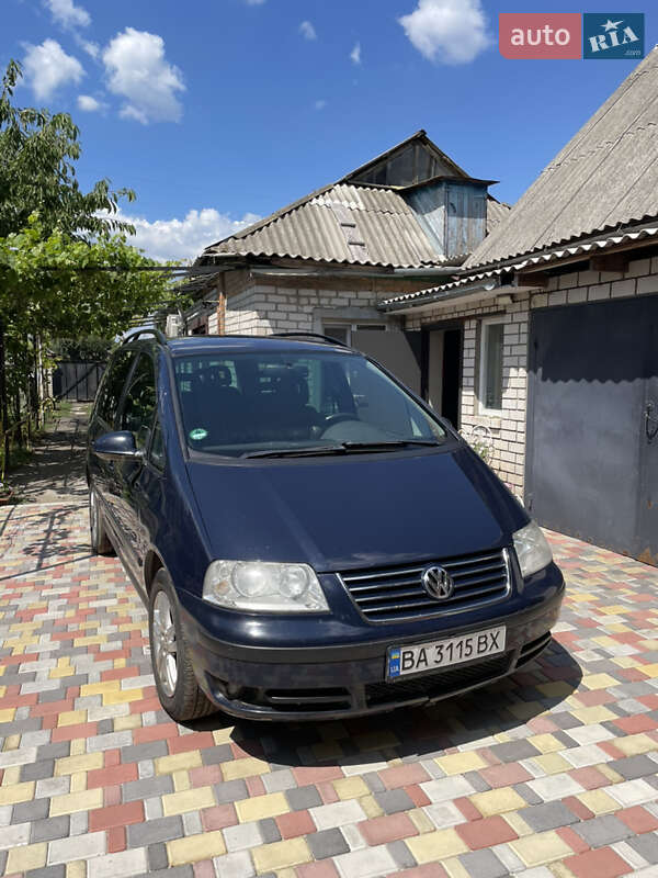 Минивэн Volkswagen Sharan 2008 в Знаменке