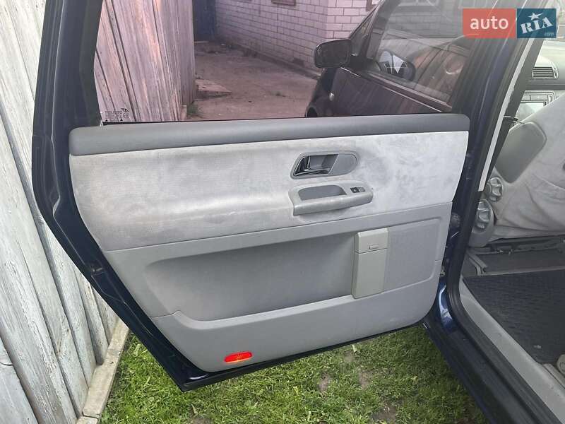 Минивэн Volkswagen Sharan 2002 в Черкассах