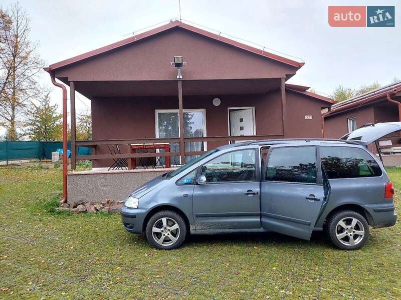 Минивэн Volkswagen Sharan 2008 в Миргороде