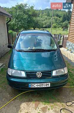 Мінівен Volkswagen Sharan 1997 в Хирові
