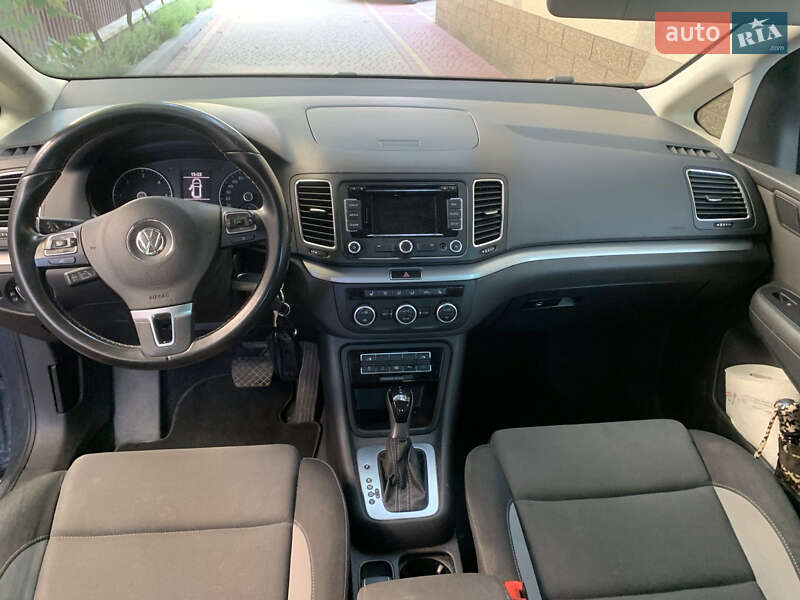 Мінівен Volkswagen Sharan 2013 в Іршаві