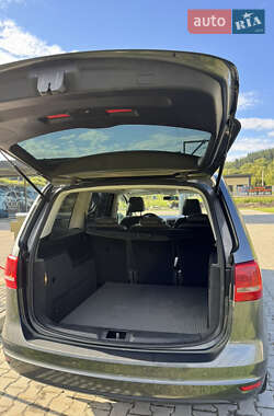 Мінівен Volkswagen Sharan 2012 в  фото 10 Мінівен Volkswagen Sharan 2012 в
