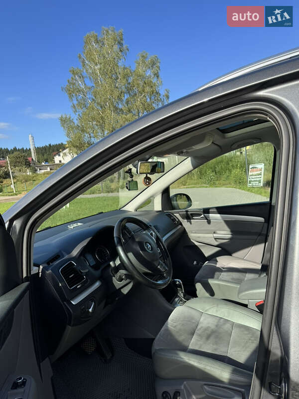 Мінівен Volkswagen Sharan 2012 в Львові