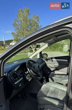 Мінівен Volkswagen Sharan 2012 в  фото 15 Мінівен Volkswagen Sharan 2012 в
