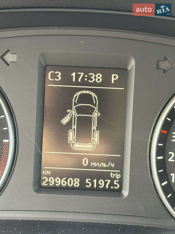 Мінівен Volkswagen Sharan 2012 в Львові