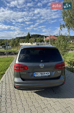 Мінівен Volkswagen Sharan 2012 в  фото 29 Мінівен Volkswagen Sharan 2012 в