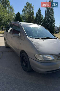 Минивэн Volkswagen Sharan 2000 в 