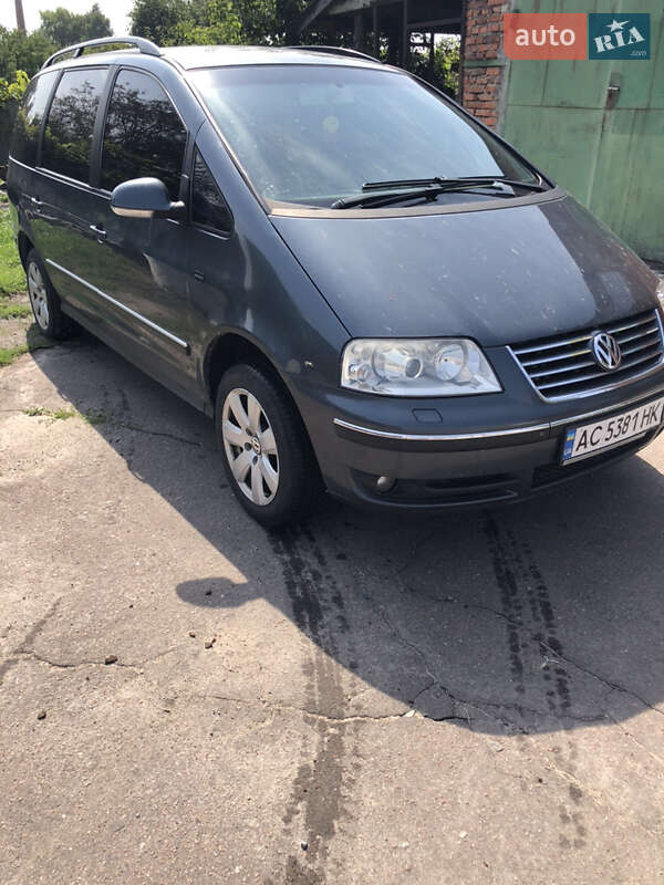 Минивэн Volkswagen Sharan 2007 в Романове