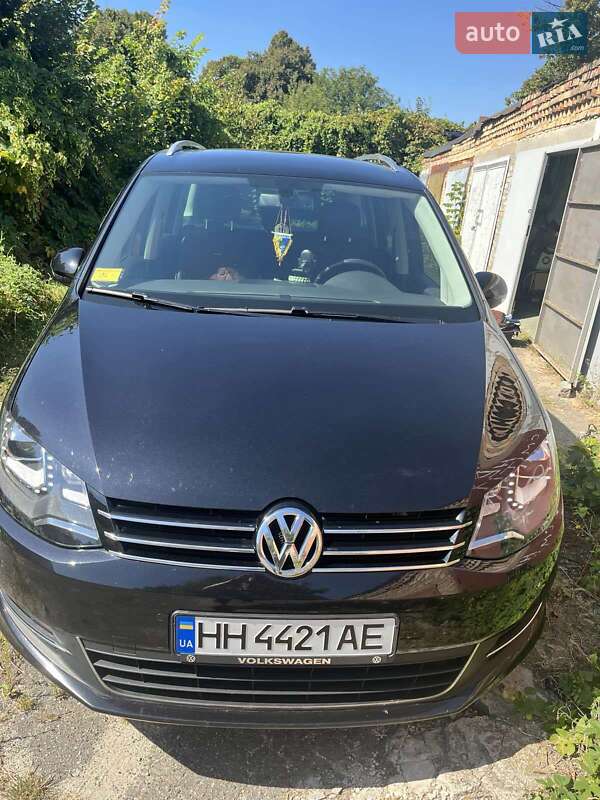 Минивэн Volkswagen Sharan 2015 в Киеве