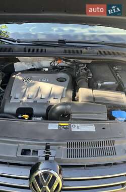 Минивэн Volkswagen Sharan 2015 в 