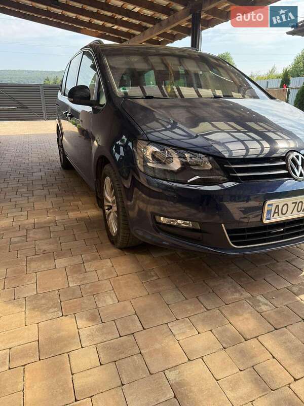 Минивэн Volkswagen Sharan 2011 в 