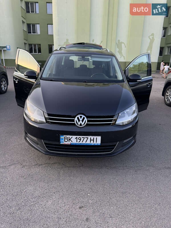 Минивэн Volkswagen Sharan 2015 в Ровно