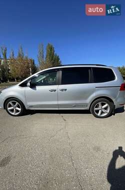 Минивэн Volkswagen Sharan 2011 в 