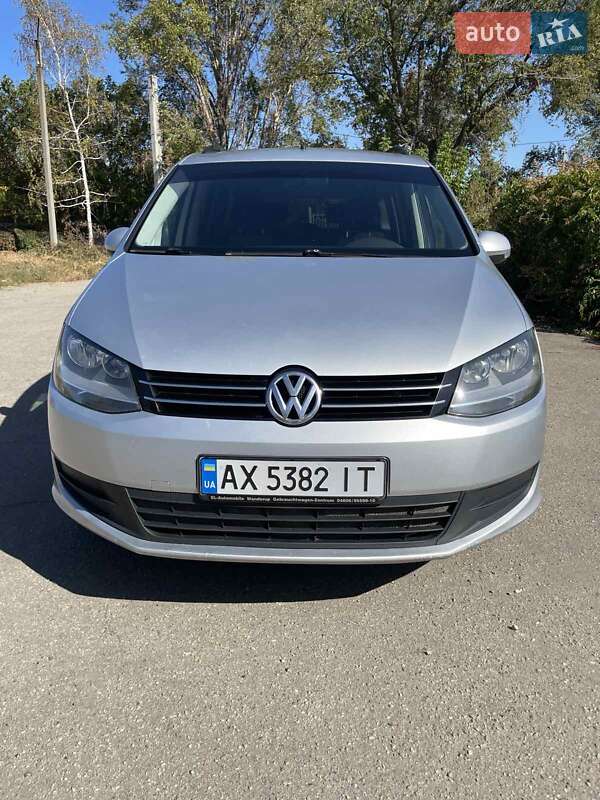 Минивэн Volkswagen Sharan 2011 в Харькове