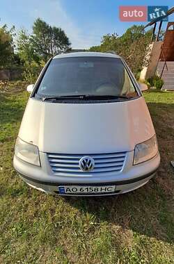 Минивэн Volkswagen Sharan 2003 в Черновцах