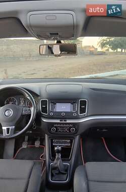 Минивэн Volkswagen Sharan 2011 в 