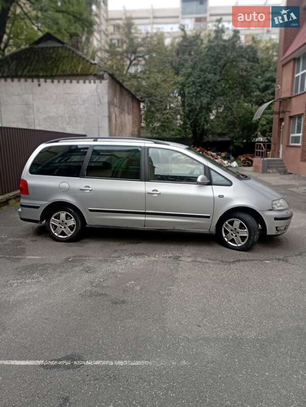 Мінівен Volkswagen Sharan 2007 в Києві