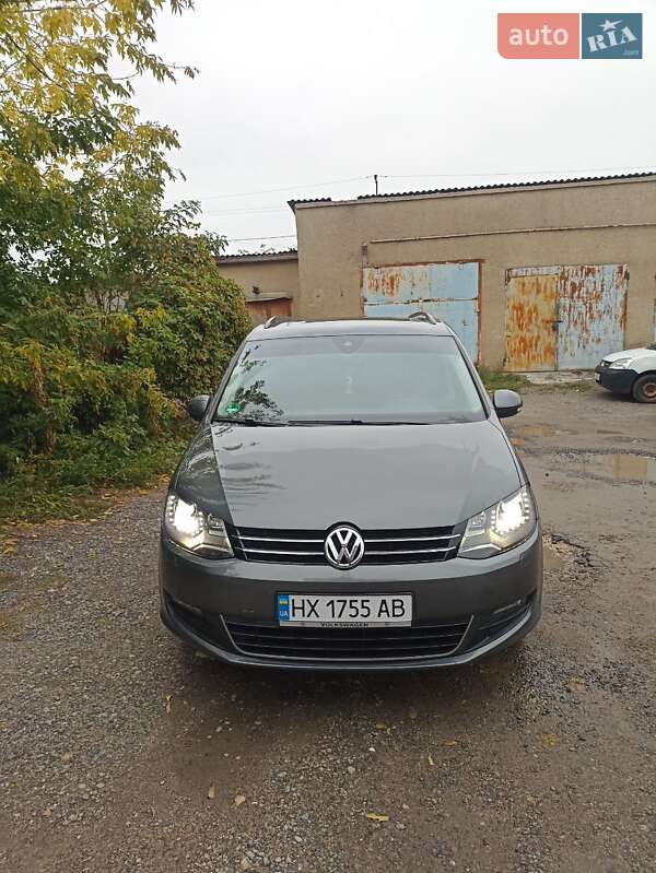 Минивэн Volkswagen Sharan 2012 в Староконстантинове
