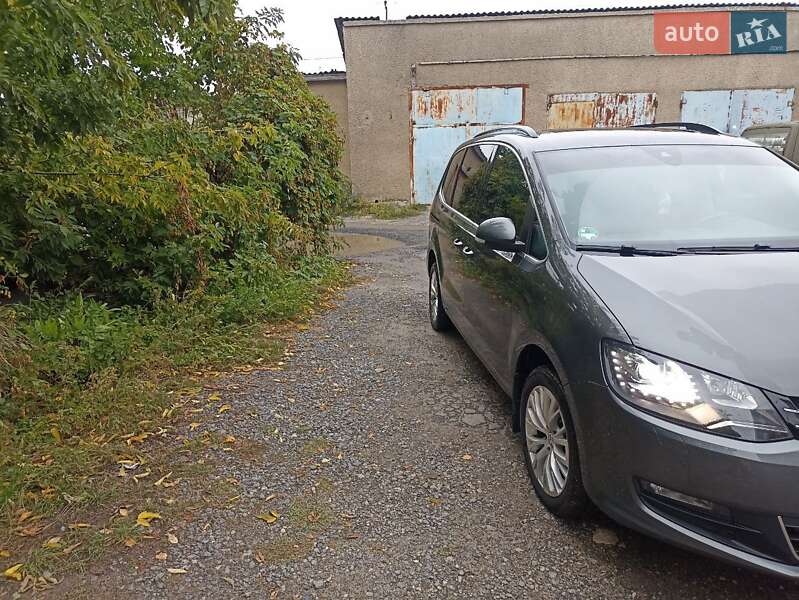 Минивэн Volkswagen Sharan 2012 в Староконстантинове