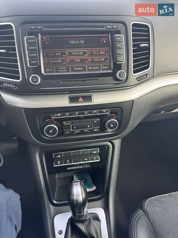 Минивэн Volkswagen Sharan 2013 в Черновцах